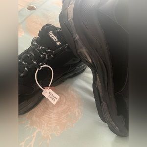 Balenciaga sneakers for men size 9.5 black color